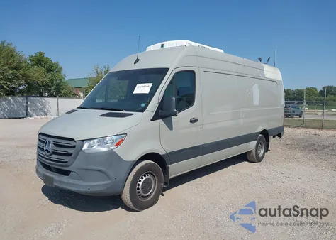 2021 Mercedes-Benz Sprinter 3500 High Roof V6 z USA, uszkodzony, nr VIN W1Y5EDHY6MT080333